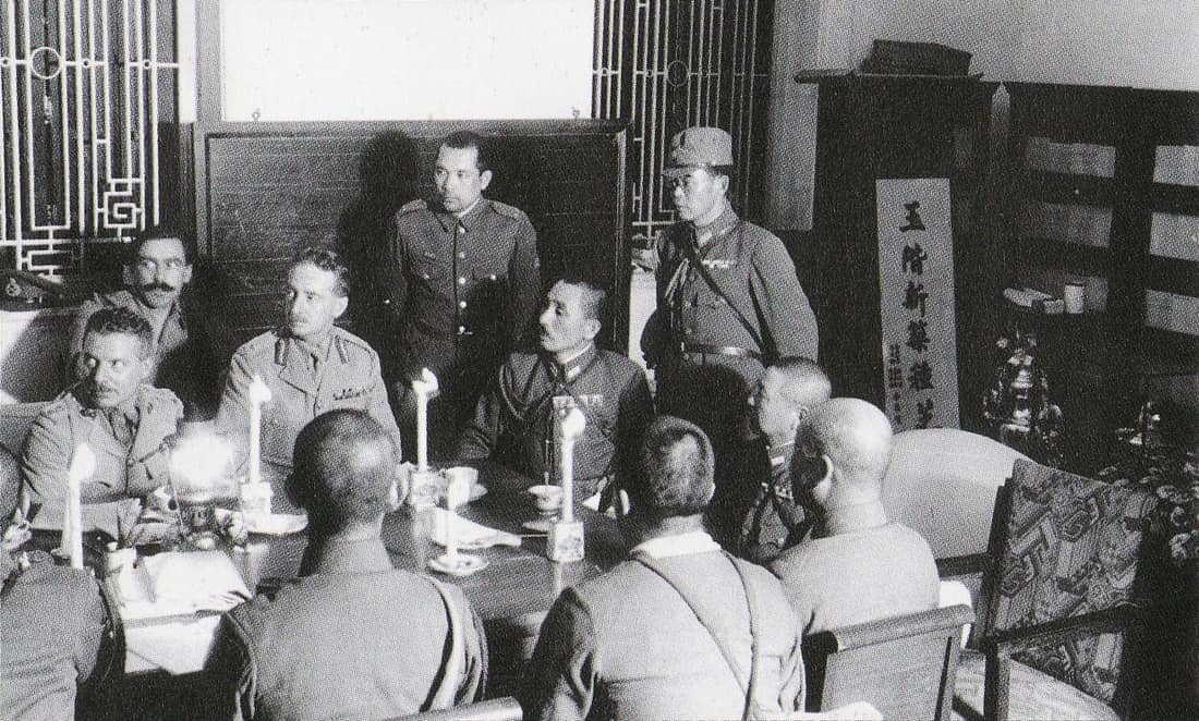 Major General Maltby discussing the arrangement of surrender with Japanese at Peninsula Hotel on 1941.12.25