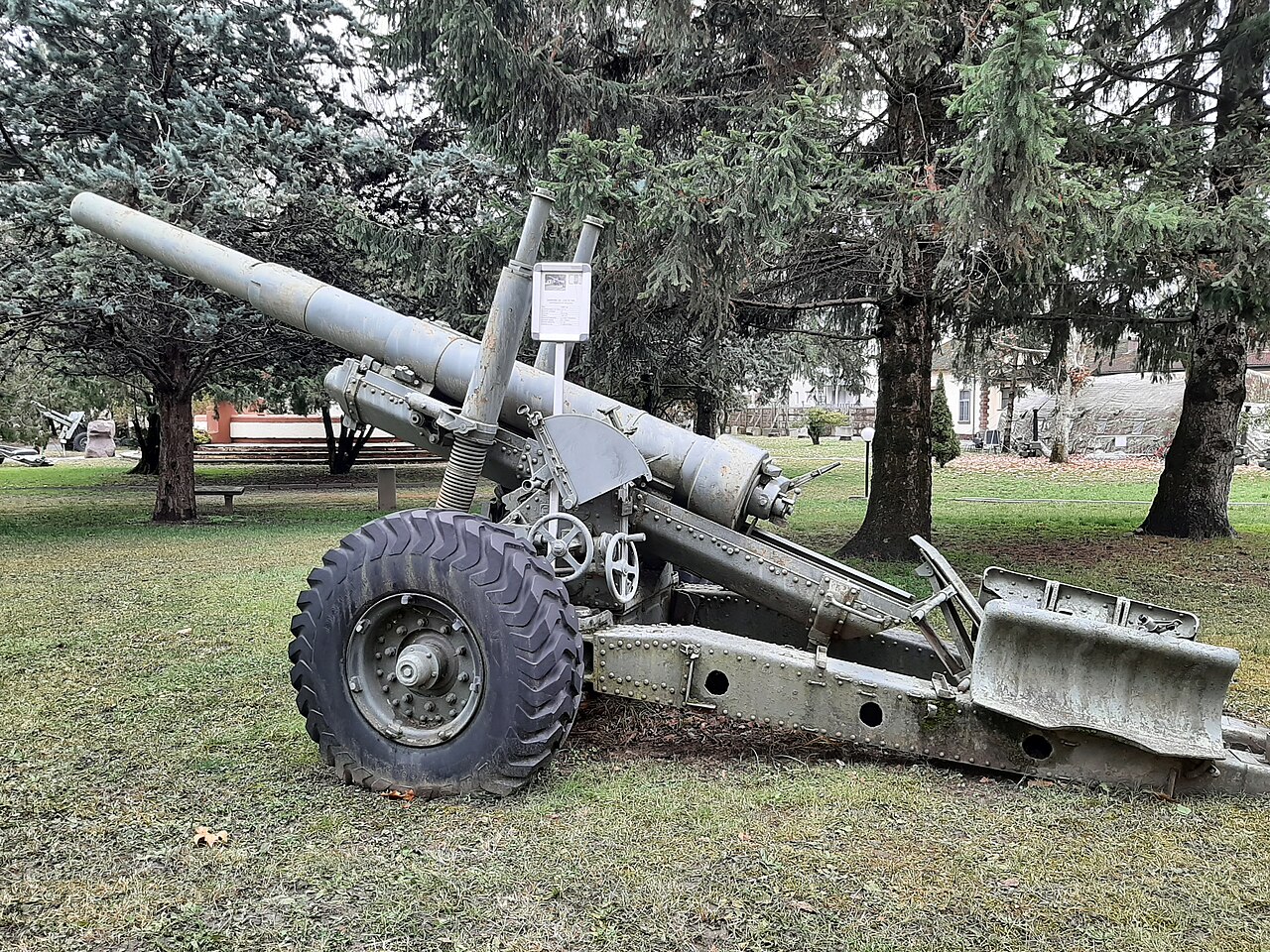 Italian Army - BL 5.5 inch Medium Gun in the base of the former 5th Mountain Artillery Regiment