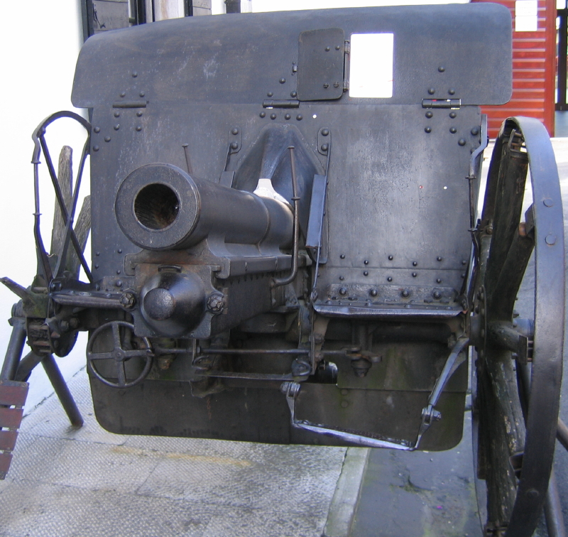 Front view of Cannone da 75/27 modello 06 at the museum at Kobarid (Caporetto)