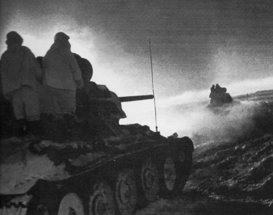 Column of soviet tanks ( Operation Little Saturn, december 1942)