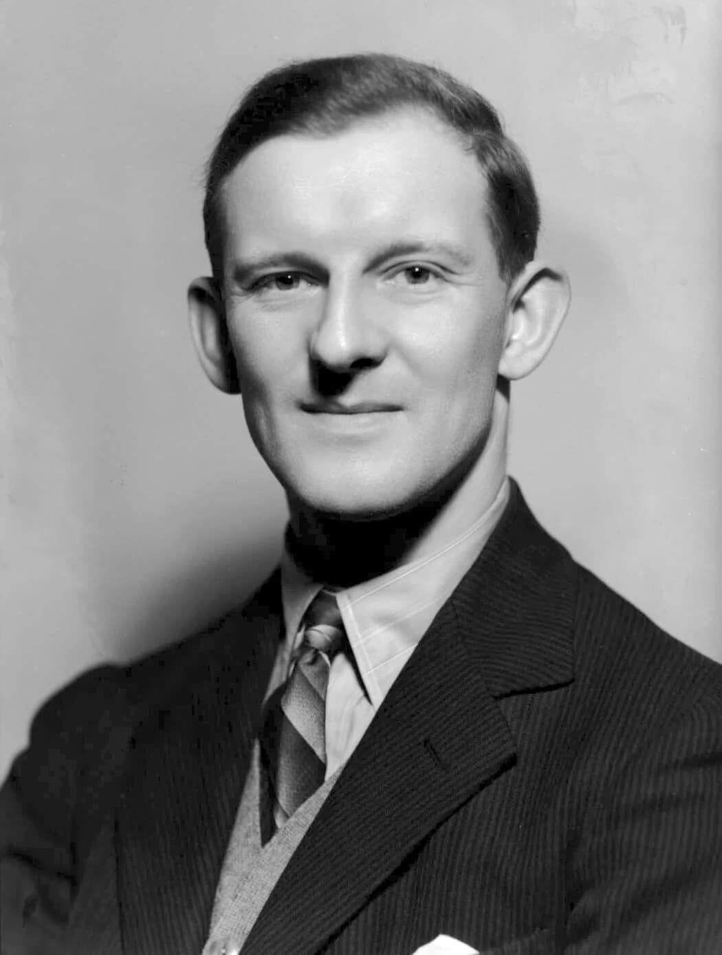 Arnold Wilkins was originally hired as a helper at Watson Watt's radio lab at the National Physical Laboratory. Several years later he produced simple calculations that demonstrated the basic concepts of radar, and later