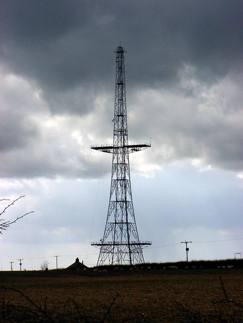 Chain Home transmitter tower at Stenigot This is the last remaining CH radar mast at what used to be RAF Stenigot. It dates from about 1940 and is now a listed building.
