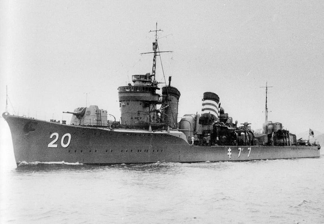 Imperial Japanese Navy destroyer Fubuki (estimated March 1936, after performance improvement work). This pre-1945 image is believed to be copyright-free, as it is a Japanese photograph older than 50 years. If copyright e