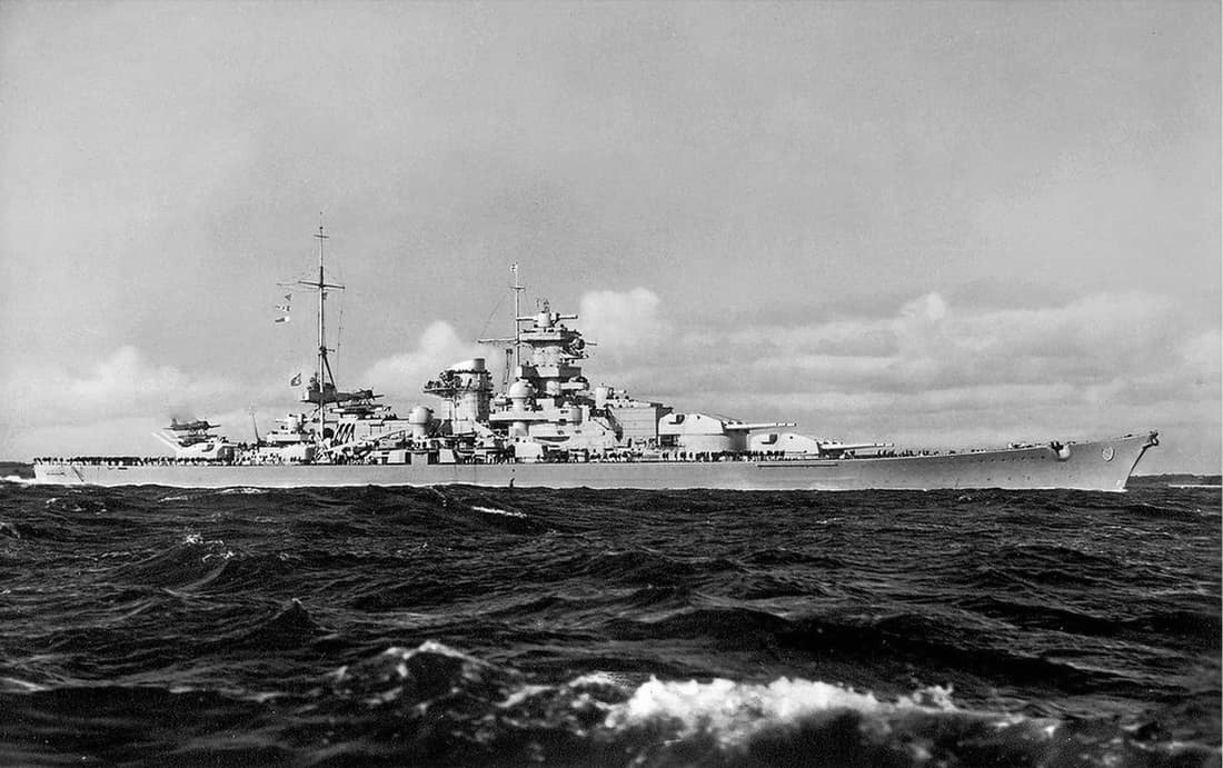 For documentary purposes the German Federal Archive often retained the original image captions, which may be erroneous, biased, obsolete or politically extreme. Schlachtschiff "Scharnhorst" Schlachtschiff "Scharnhorst"