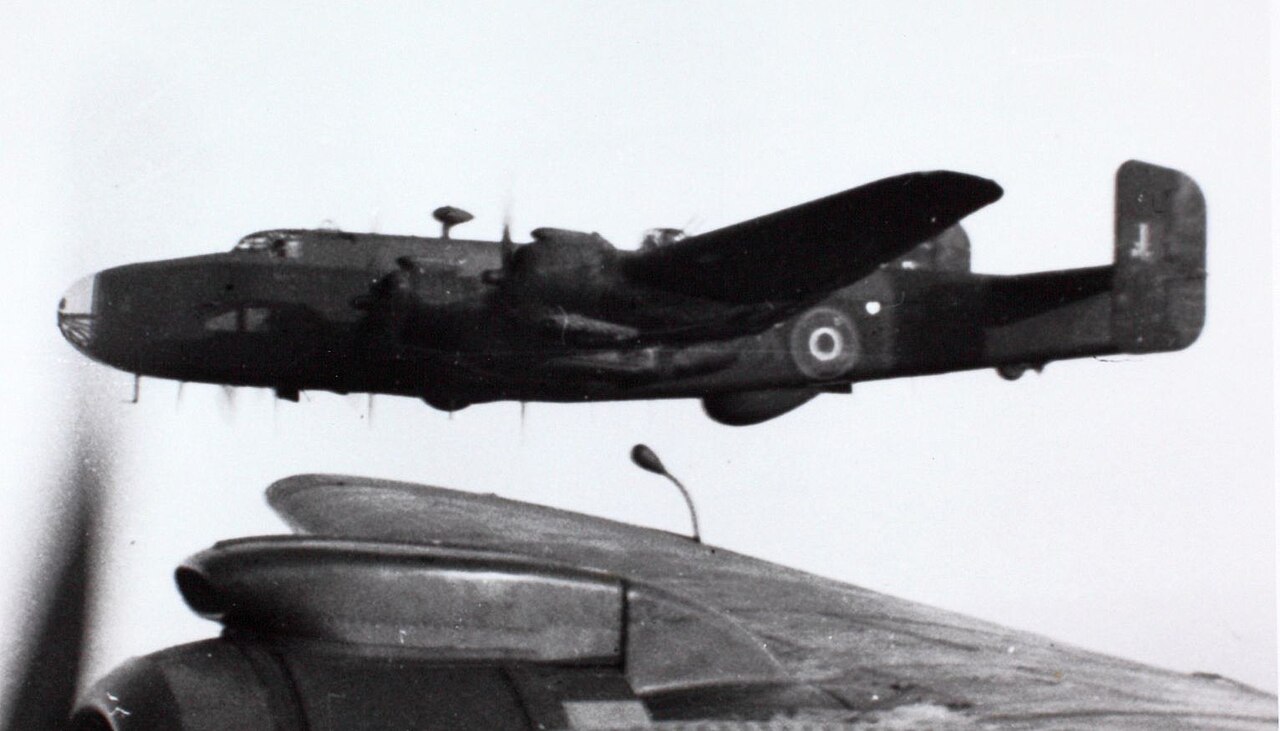 Image from the Charles Daniels Photo Collection album "British Aircraft." SOURCE INSTITUTION: San Diego Air and Space Museum Archive