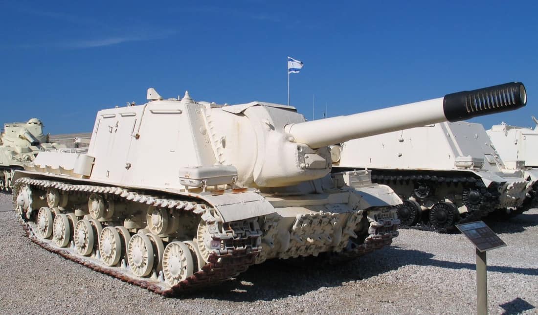 Description: ISU-152 152 mm self-propelled gun-howitzer in Yad la-Shiryon Museum, Israel. 2005. Source: Photo by me, User:Bukvoed.