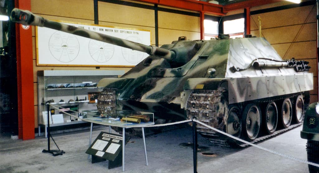 Beschreibung: Jagdpanzer V Jagdpanther (Sd.Kfz. 173), ausgestellt im Panzermuseum Munster