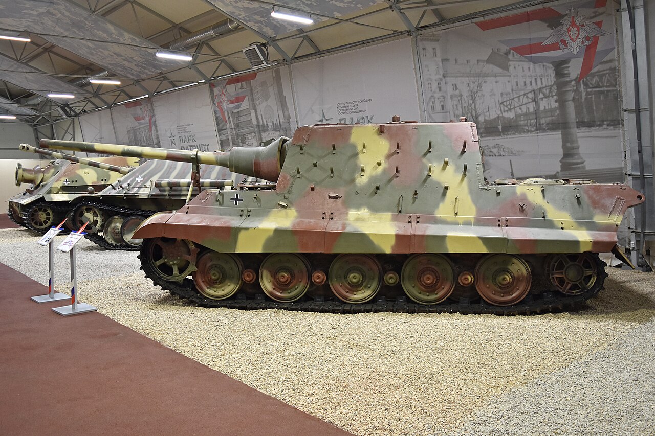 German WW2 era Heavy Tank Destroyer Official designation:- Sd.Kfz 186 Panzerjäger Tiger Ausf. B Manufacturer:- Nibelungenwerk Built:- 1944 to 1945 Total Production:- 88 Main Armament:- 128mm Pak 44 L/55 The Jagdtiger (Hu