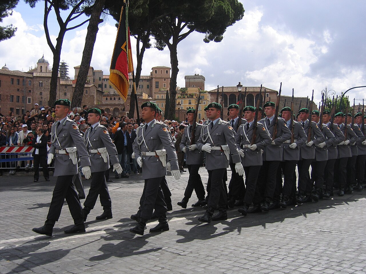 Soldiers of the MOD Germany "Bundeswehr Guard Battalion" on a parade in Rome (Italy).