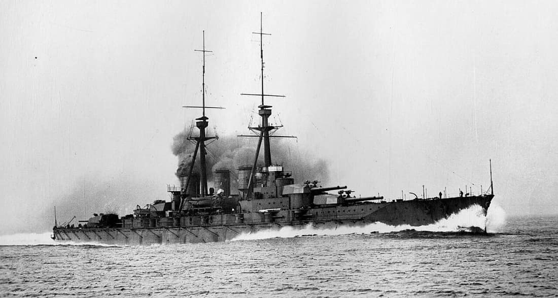 Japanese battleship battlecruiser Kongō, prior to her refit and reclassification as a fast battleship, pre-1927. Photograph taken during full power trials on 8 May, 1913. Published in Scientific American, August 16, 1913