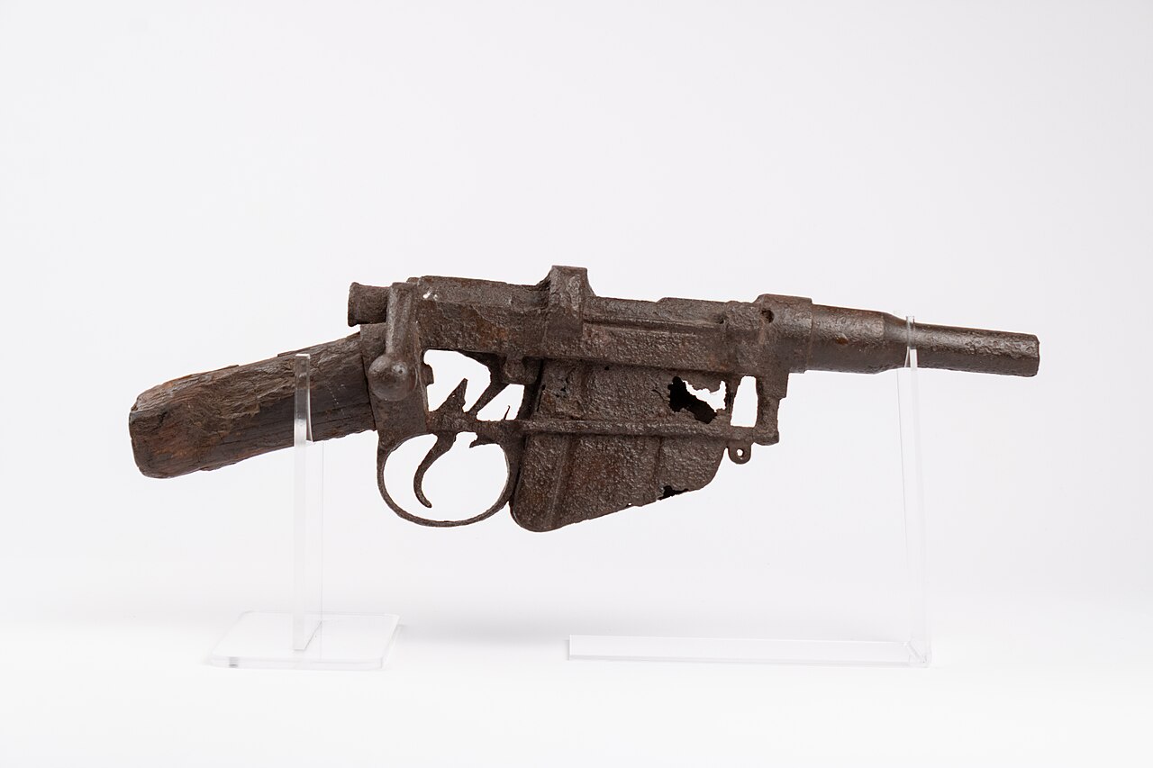 Accession number: MZ 01411; Lee-Enfield rifle with shortened stock and barrel. Possibly improvised or modified for use in trenches, narrow underground passages or tunnels during the First World War.