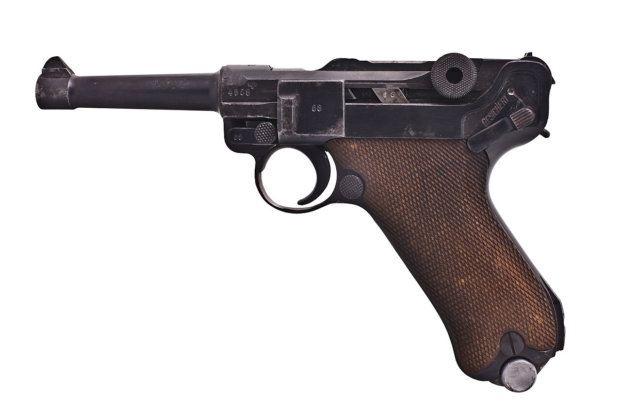 Ordnance Luger pistol of the Army of the Third Reich. Collection Paul Regnier, Lausanne, Switzerland