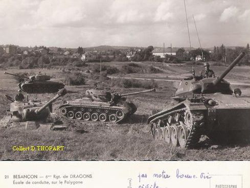 M24 Chaffee et M26 Pershing du 6eme Dragons, régiment de chars à Besançon, en 1955.