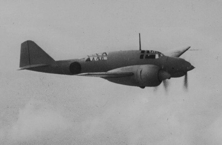 一〇〇式司令部偵察機、下志津陸軍飛行学校の2型「リ」号。