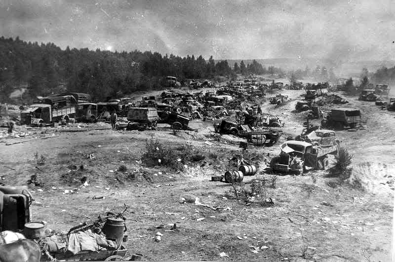 Abandoned and destroyed vehicles of the German 9th Army at a road near Titovka/Bobruysk (Belarus). The image is part of a foto series being made to document the war achievements of the the soviet 16th Air Army. (Central 