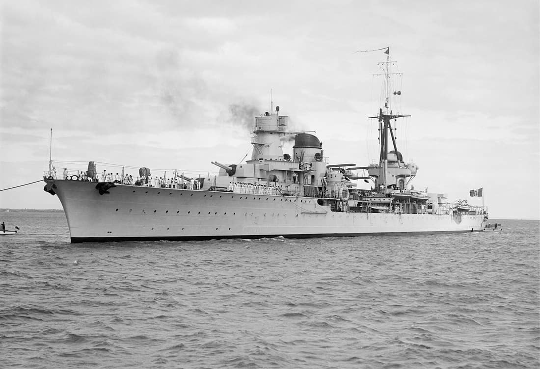 Italian cruiser Raimondo Montecuccoli. Glass negative 12.1 x 16.6 cm. (half plate)