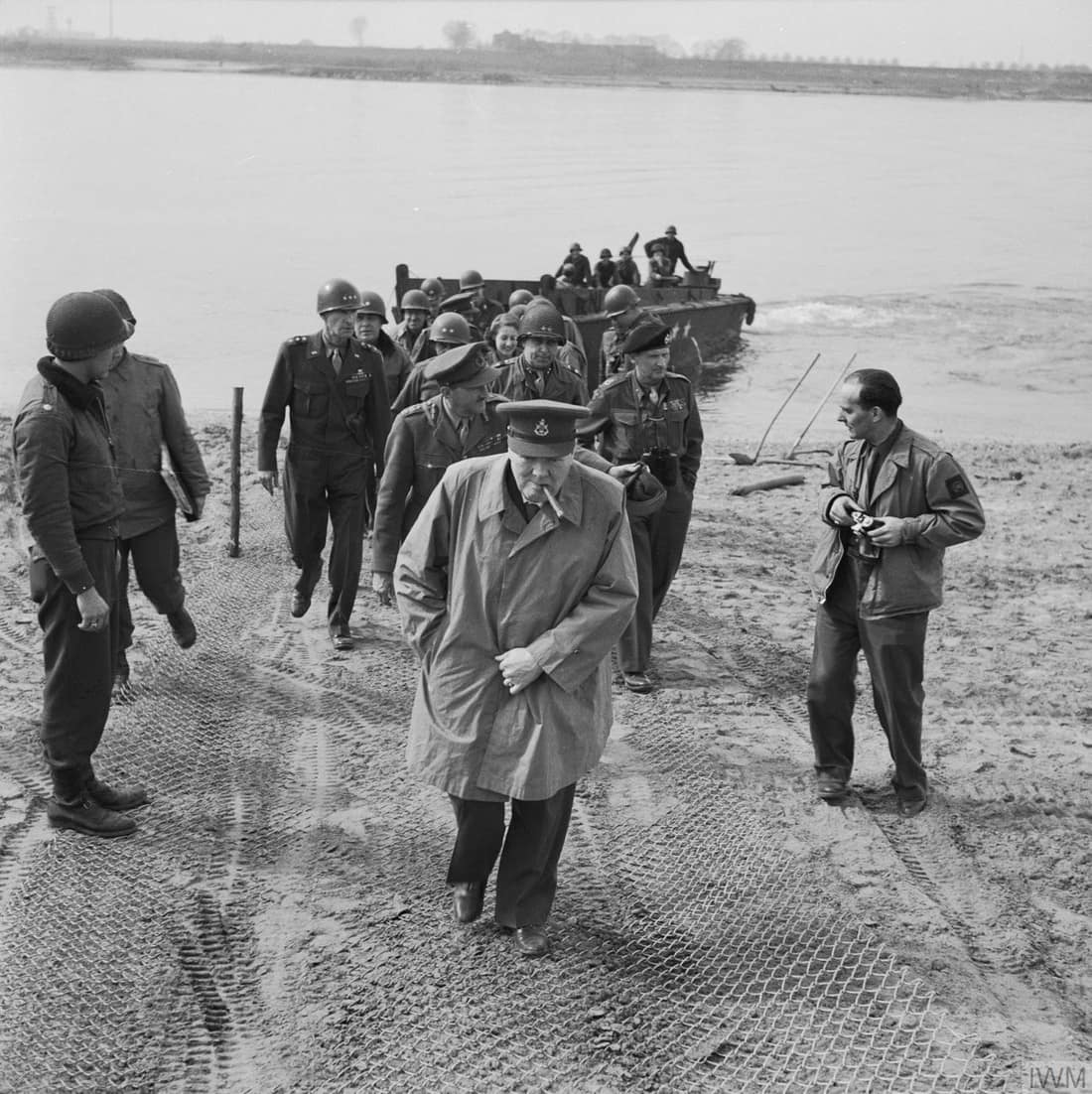 Churchill on the east bank of the Rhine, south of Wesel.