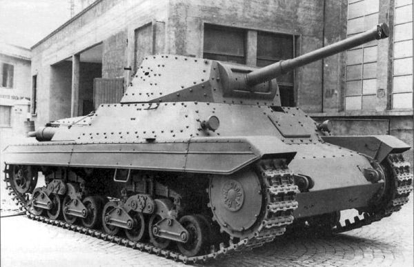 Heavy tank P26/40