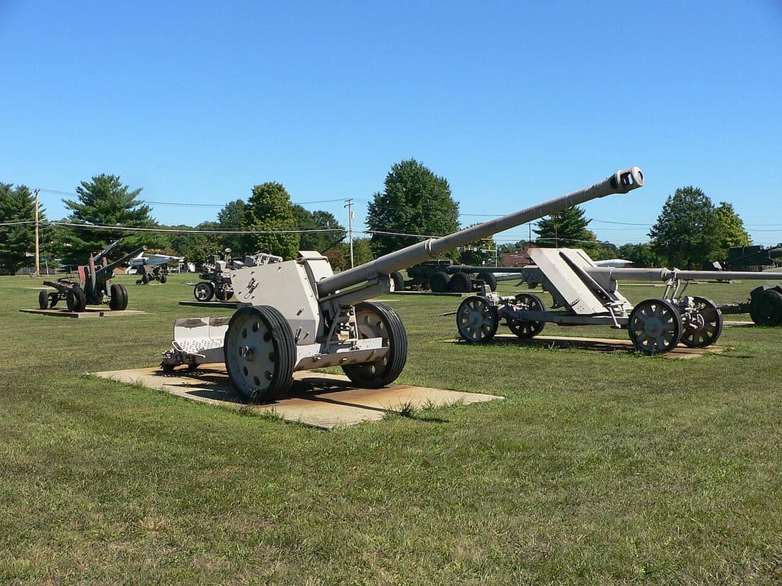 PaK 43/41 in Front, behind to the right is a PaK 43 (same gun but different carriage). Picture taken by myself, Mark Pellegrini, at the United States Army Ordnance Museum (Aberdeen Proving Ground, MD).