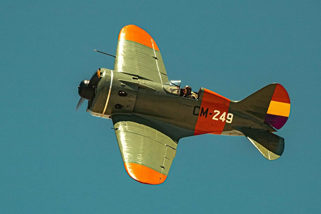 Polikarpov I-16 flying over Cuatrovientos airfield at the FIO exhibition