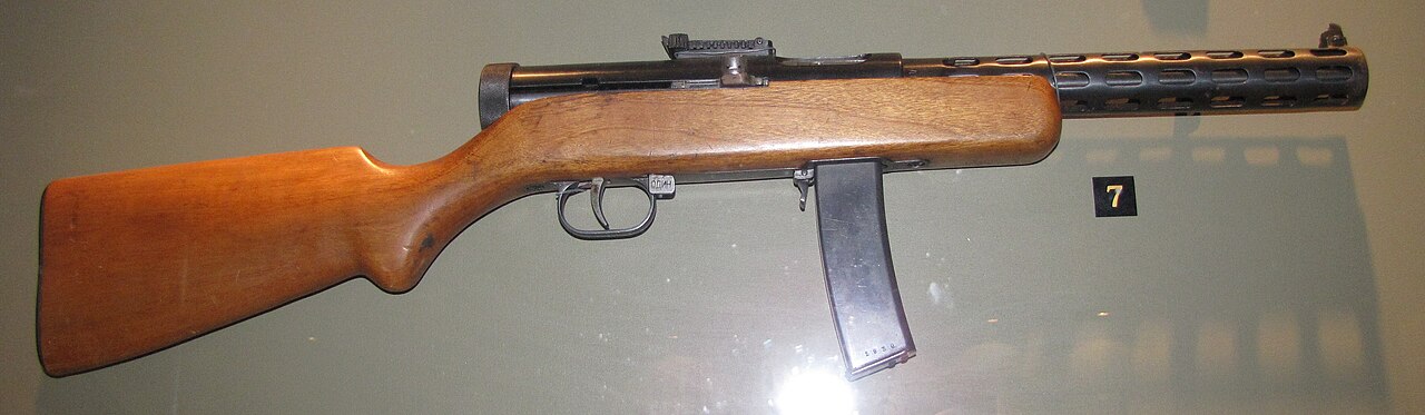 7.62 mm PPD-34 submachine gun with 25 round box magazine. Photographed in the "Winter War - 70 years" exhibition in the Military Museum of Finland.