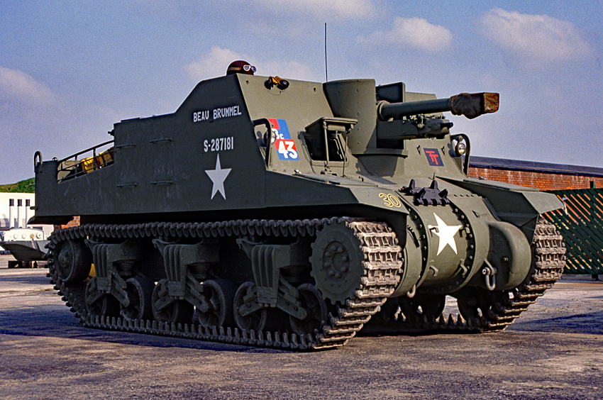 Sexton self propelled gun S287181 Beau Brummel, in the markings of 50th (Northumbrian) Division, on display at the Royal Armouries museum at Fort Nelson. Royal Armouries Object Number: XIX.527. Scanned from a Fujichrome 