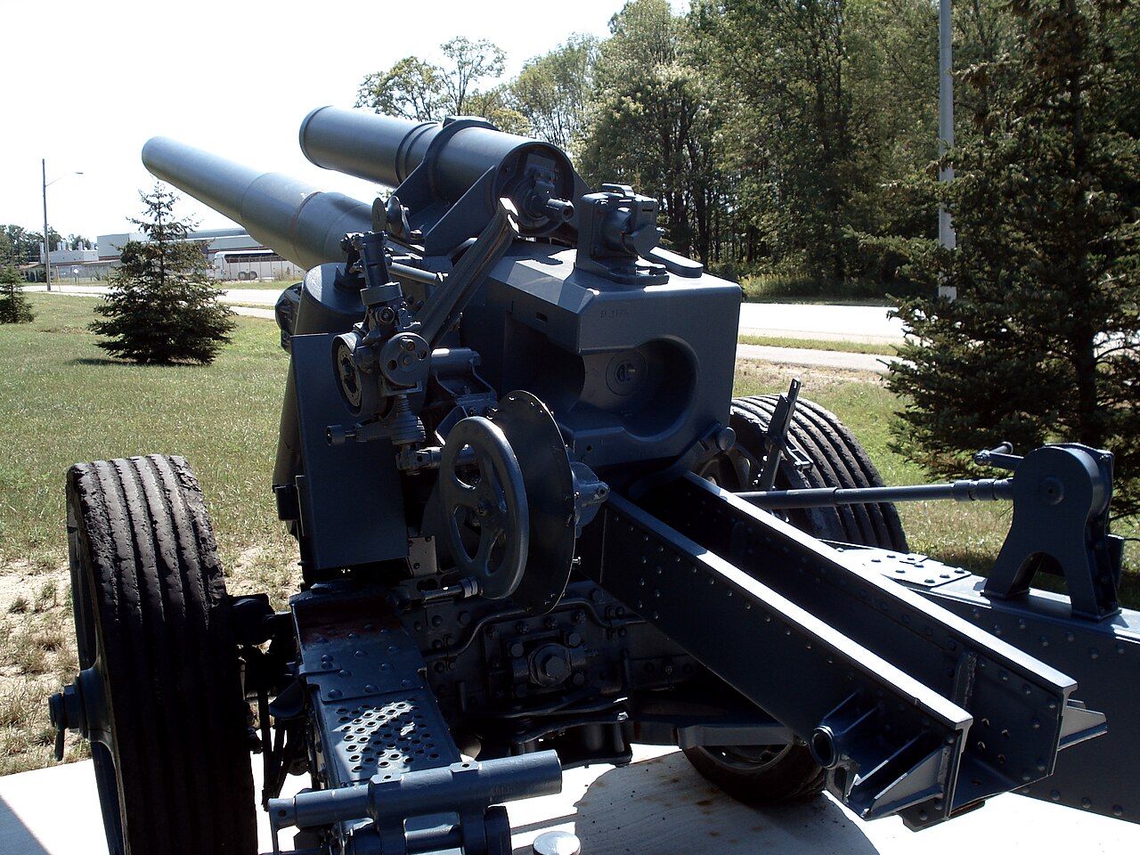 German 150 mm sFH18 howitzer displayed on the grounds of CFB Borden (Base Borden Military Museum). Photo taken on August 12, 2006. Source: Photo by me, User:Balcer.