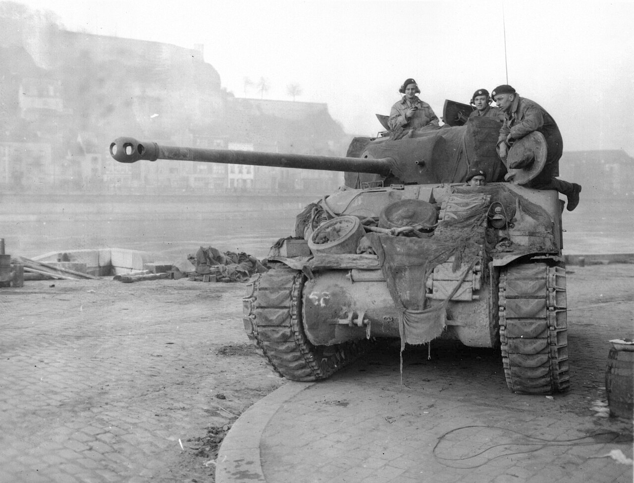 BRITISH TANK PATROLLING THE MEUSE AT NAMUR