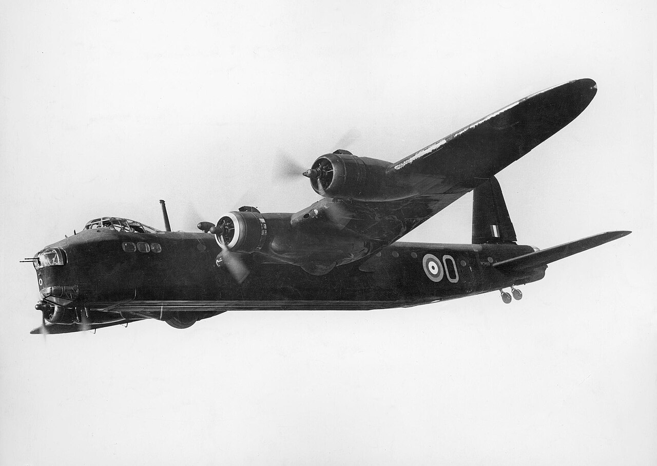 RAF Bomber Command Short Stirling Mk.I W7459 'O' of No. 1651 HCU (Heavy Conversion Unit) in flight, 1942.
