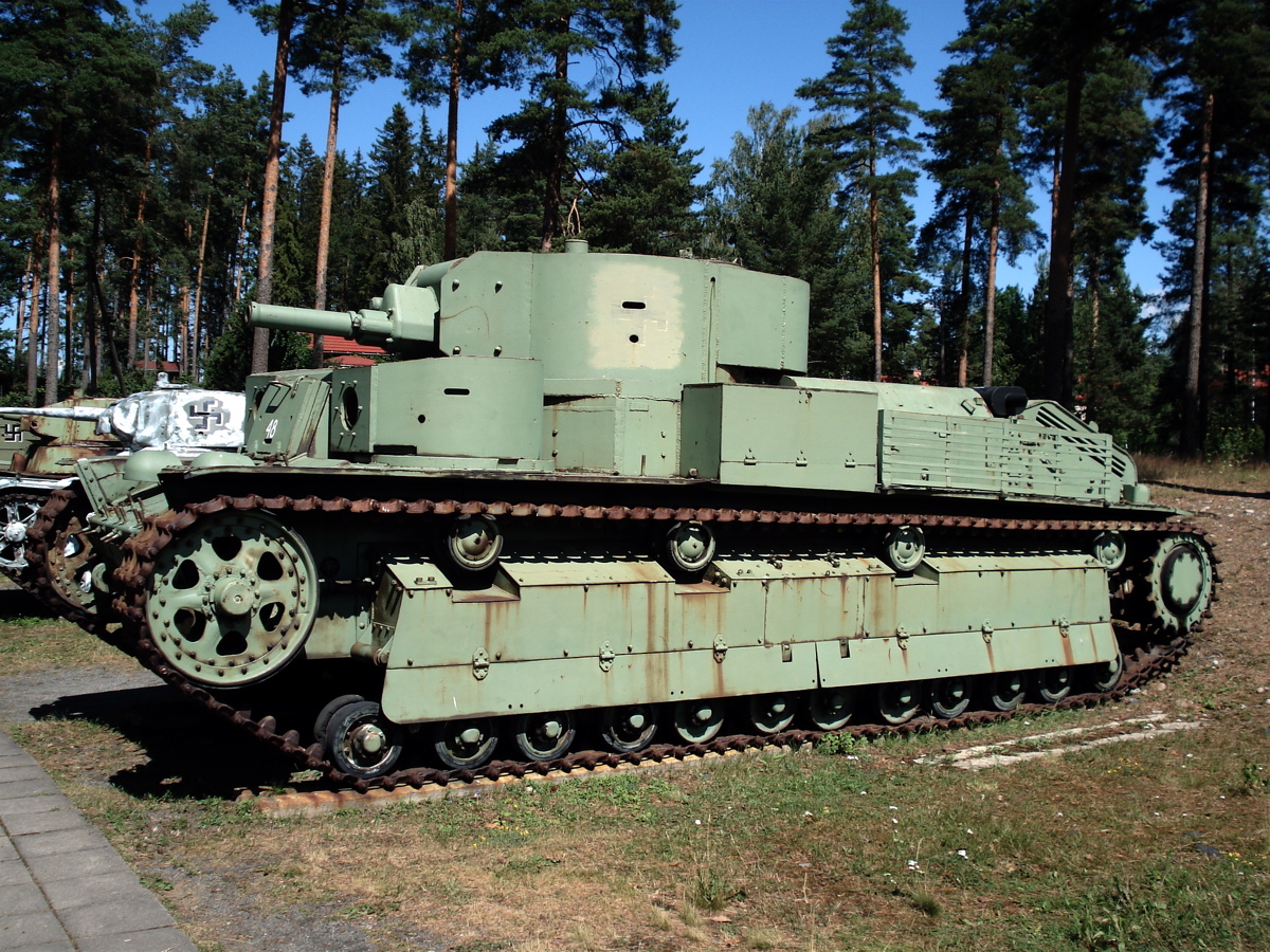 Soviet T-28 tank, displayed in Finnish Tank Museum (Panssarimuseo) in Parola. Photo taken on July 14, 2006. Source: Photo by me, User:Balcer.