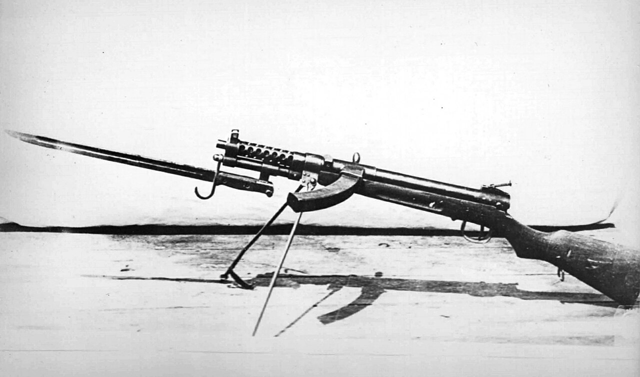 Type 100 Submachine Gun