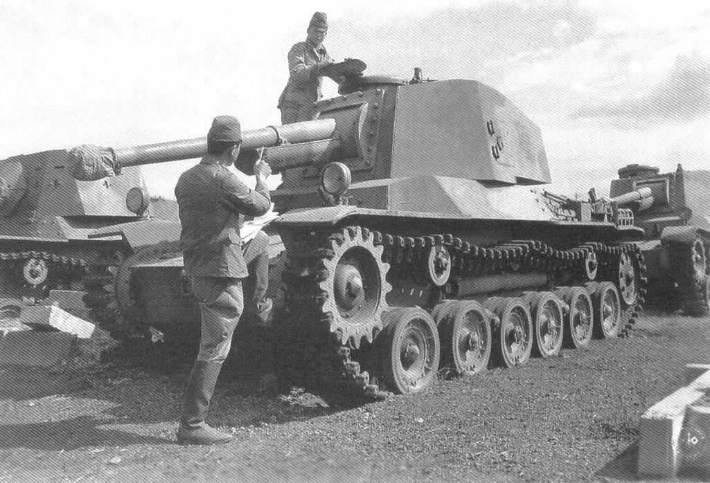 Type 3 Chi-Nu tank during maintenance, in Hakata, Fukuoka