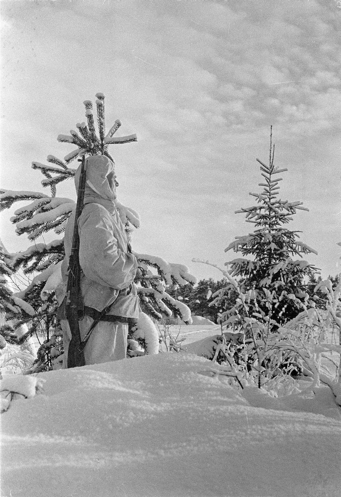 A Finnish guard near Kemijärvi. 11 February 1940